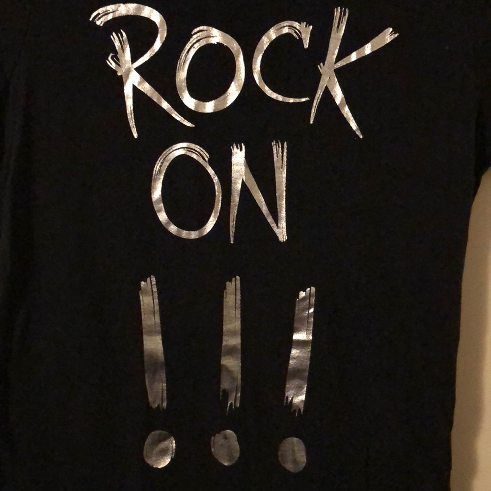 Miley Cyrus Max Azria Girls Medium s/s t shirt